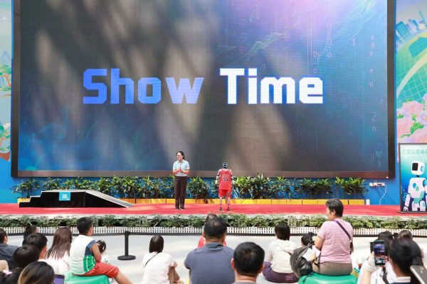 体育游戏app平台率领旅客参加满满“科技味儿”的度假体验-开